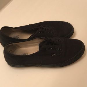 Unisex Size 12 Black vans